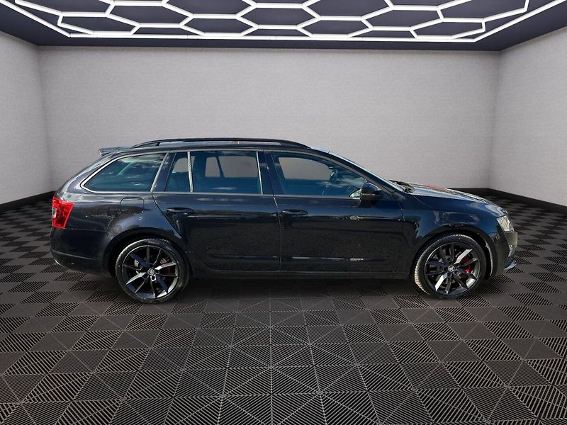 Škoda Octavia (2015) RS 2,0TDI 135Kw - fotka 8 z 32