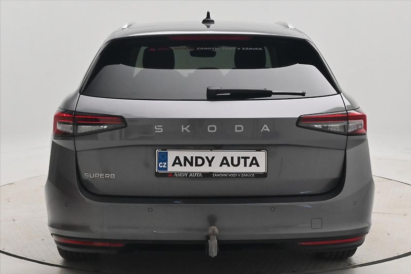 Škoda Superb 1,5 TSI 110kW DSG Selection Zá - fotka 6 z 33