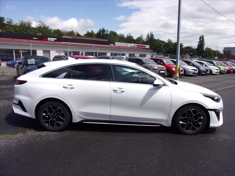 Kia ProCeed 1,5 T-GDI  GT-Line - fotka 2 z 32