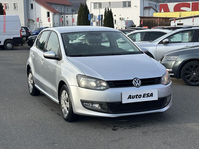 Volkswagen Polo (2012) 1.4i, ČR, AC, +kola - fotka 1 z 16