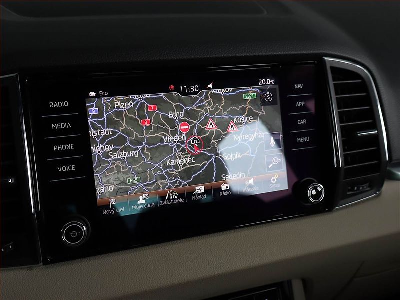 Škoda Karoq (2018) Style Plus 1.5 TSI, Automat - fotka 21 z 24