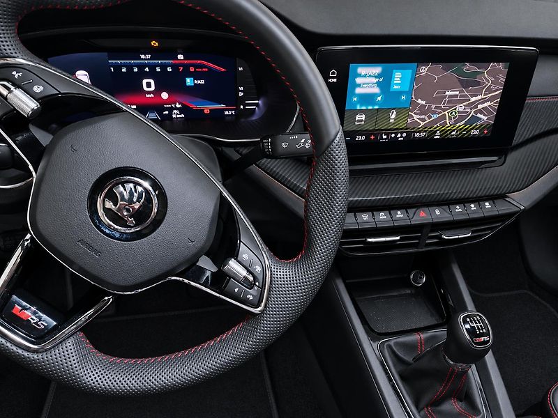 Škoda Octavia (2022) RS 2.0 TFSI 180 KW - fotka 11 z 17