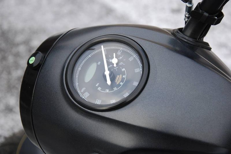 Jawa Perak (2026) 350 CL BLACK - fotka 12 z 25