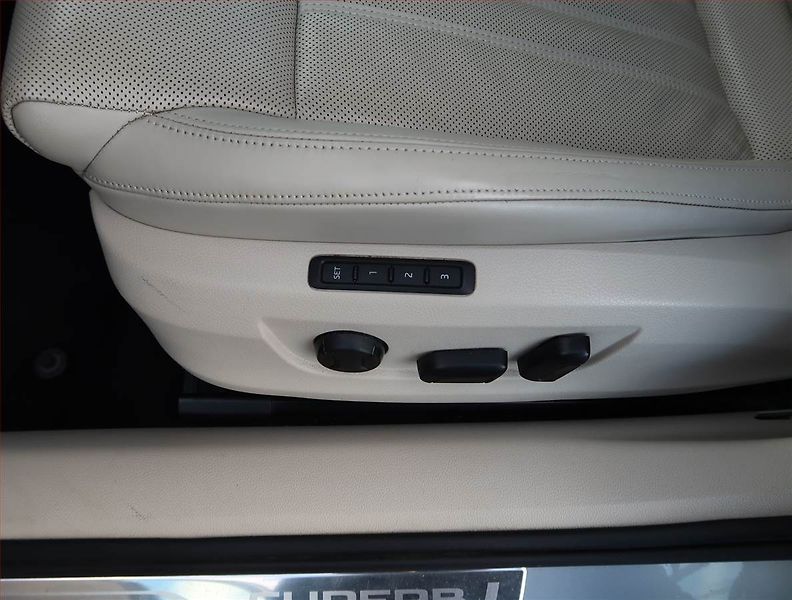 Škoda Superb (2016) Style Plus 2.0 TDI, Kůže, Navi - fotka 17 z 22