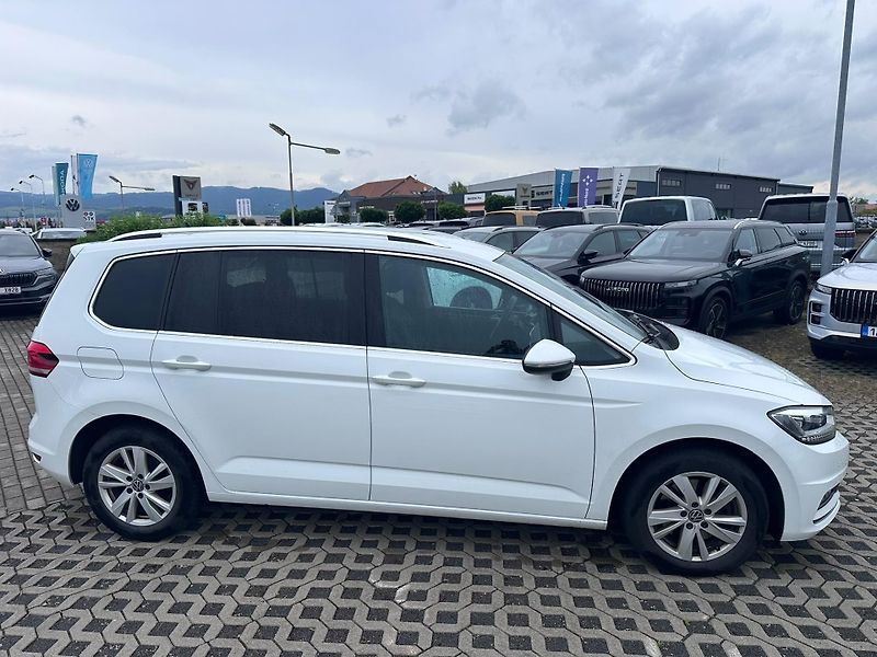 Volkswagen Touran 2.0 TDI 110kW DSG Highline - fotka 2 z 16