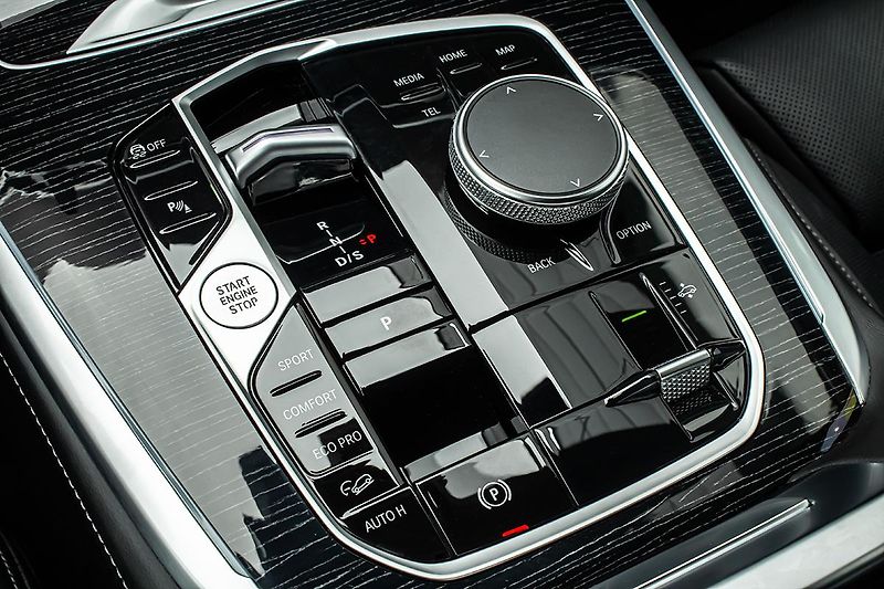 BMW X7 3,0   xDrive40d ČR MpaketHarma - fotka 21 z 32