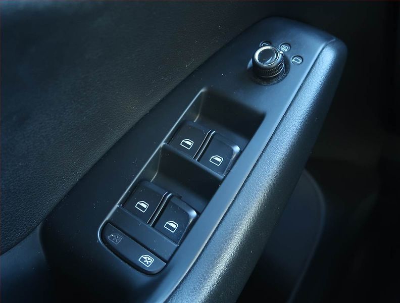 Audi Q5 (2011) 2.0 TDI, 4X4, Automat, ČR - fotka 16 z 20