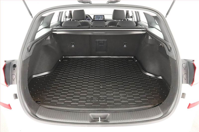 Hyundai i30 (2018) 1.6 CRDi, Navi, Tempomat - fotka 11 z 14