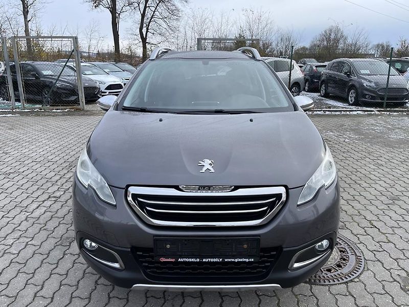 Peugeot 2008 Style 1.2 PureTech serviska - fotka 2 z 16