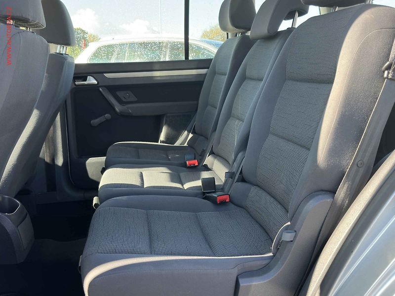 Volkswagen Touran (2009) 1.9TDi, AC, temp - fotka 10 z 16