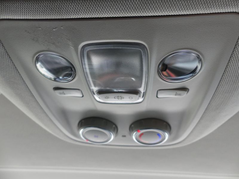 Citroën SpaceTourer (2026) SHINE L3 2.2 BHDi 180 VIP pack - fotka 23 z 34