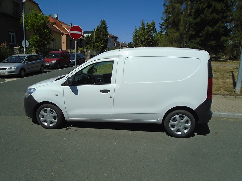 Dacia Dokker (2018) 1.6 i - fotka 8 z 20