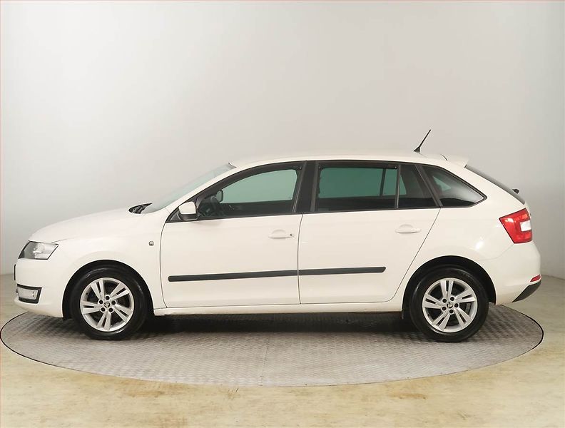 Škoda Rapid (2014) Spaceback 1.2 TSI, Serv.kniha - fotka 3 z 16