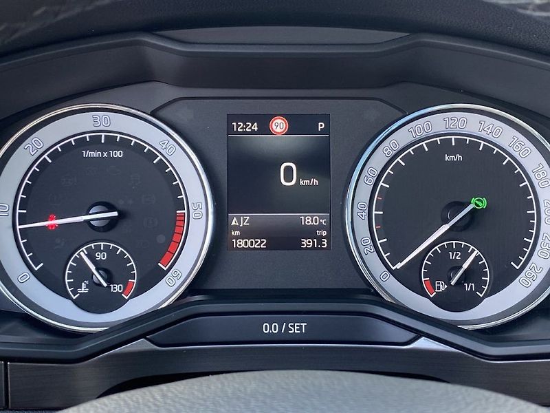 Škoda Superb 2.0TDi, DSG, 4x4, panorama - fotka 16 z 35