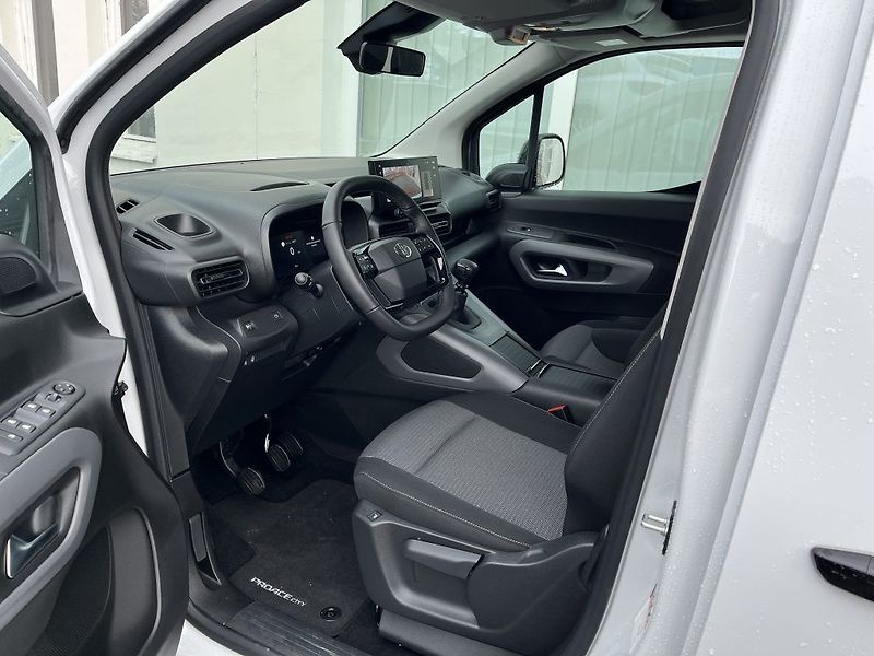 Toyota ProAce City Verso 1.5L D Family - fotka 13 z 32