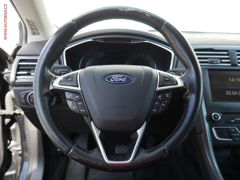 Ford Mondeo (2015) 2.0 TDCi, Titanium, AT, navi - fotka 17 z 17