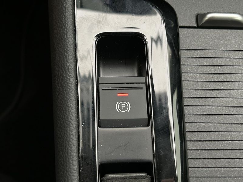 Škoda Superb 2.0 TDI 4x4 L & K - fotka 19 z 31