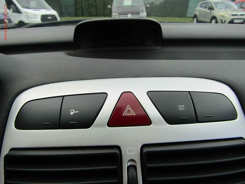 Peugeot 307 (2007) 2.0i, servis.kniha, AT - fotka 13 z 15