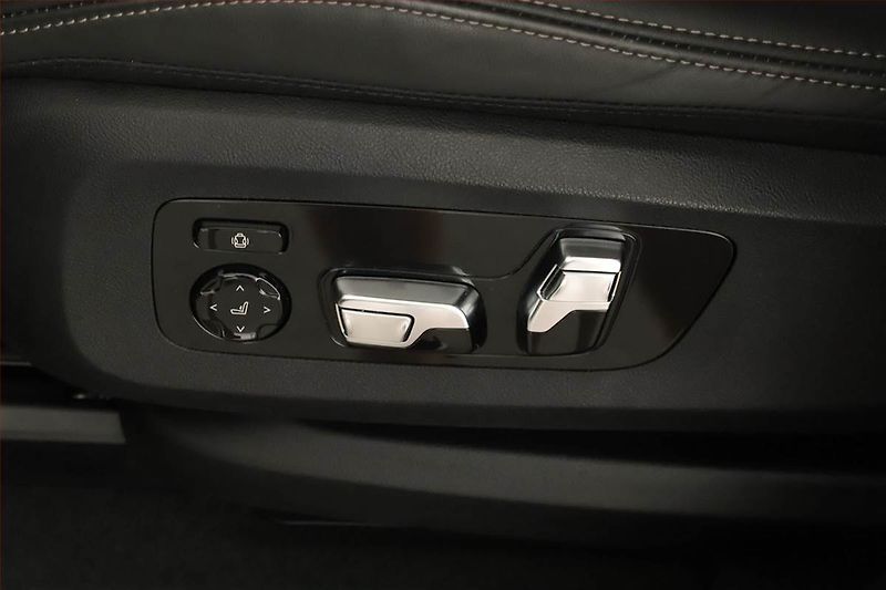 BMW X5 (2024) xDrive30d, Harman/kardon - fotka 19 z 23