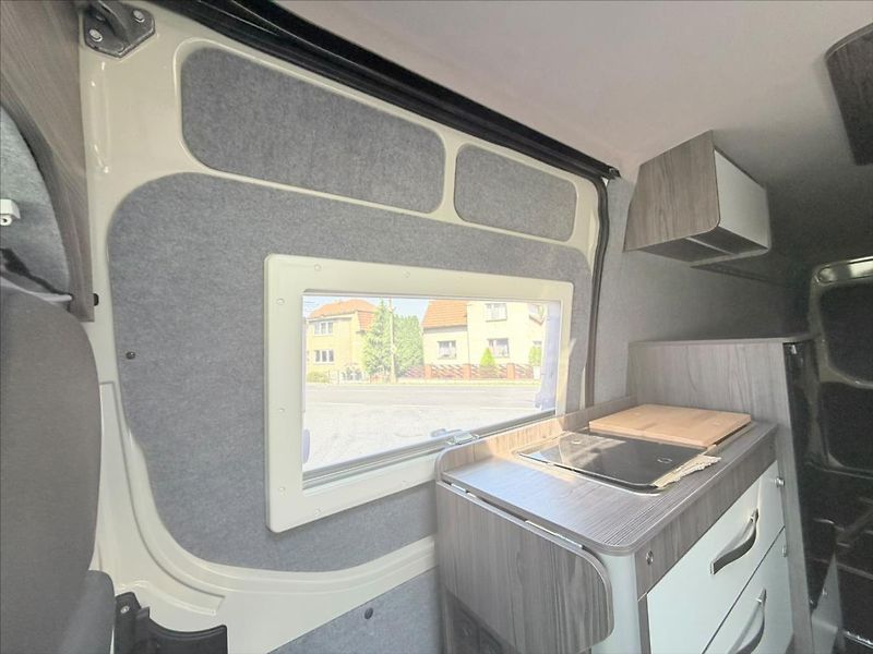 Iveco Daily 3,0 35C21HA8V 16m3 - fotka 16 z 46
