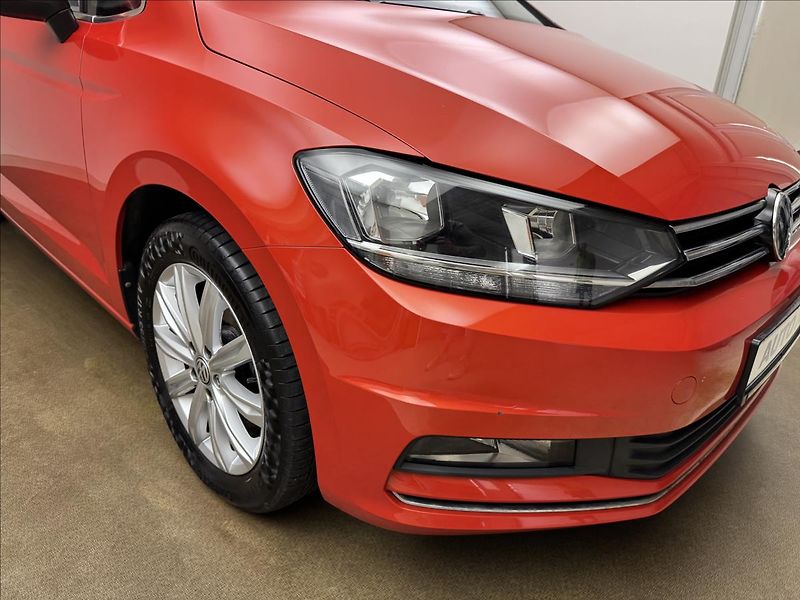 Volkswagen Touran 1,4 TSi 110kW DSG ACC 5MÍST CZ - fotka 40 z 44