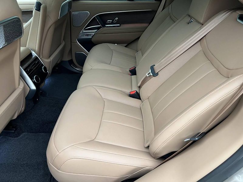 Land Rover Range Rover P460e AUTOBIOGRAPHY REZERVACE - fotka 5 z 61