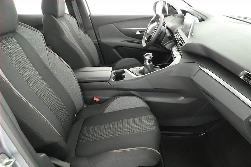 Peugeot 3008 (2023) Active Pack 1.2 PureTech - fotka 7 z 20