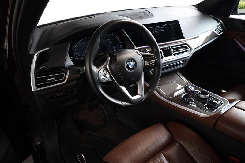 BMW X5 xDrive 45e - fotka 4 z 35