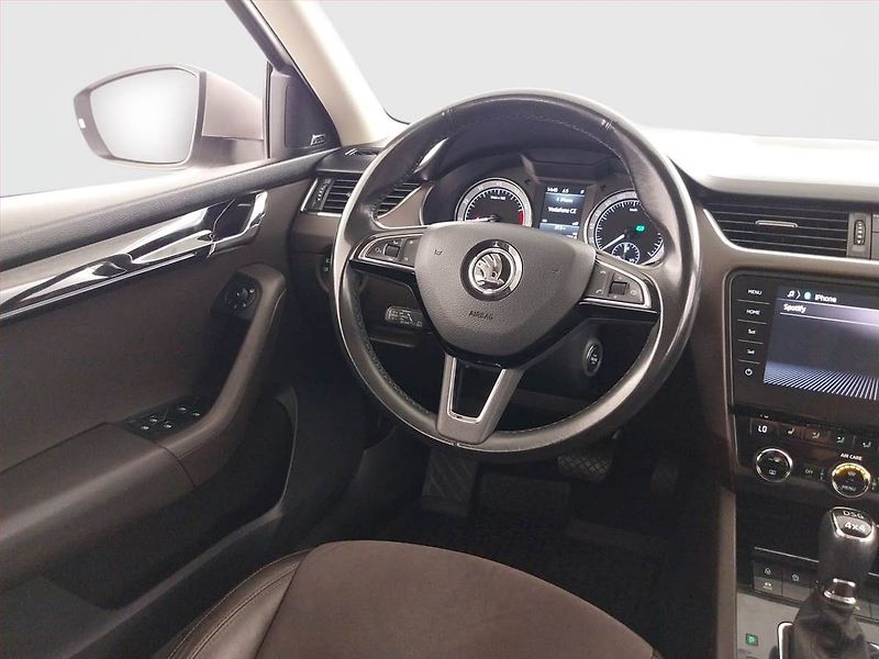 Škoda Octavia (2017) Laurin&Klement 1.8 TSI, 4X4 - fotka 7 z 25
