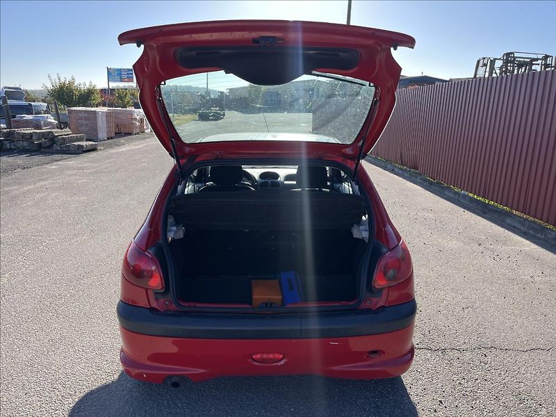 Peugeot 206 1,4 HDi SERVIS VSTŘIKY ROZVODY - fotka 24 z 27