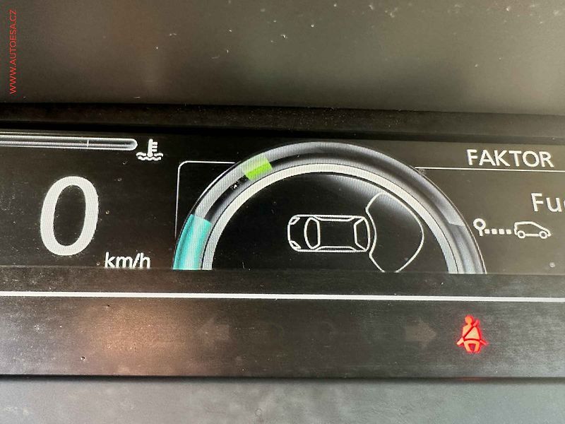 Renault Scénic (2013) 1.5 dCi, navi, autoAC - fotka 17 z 21