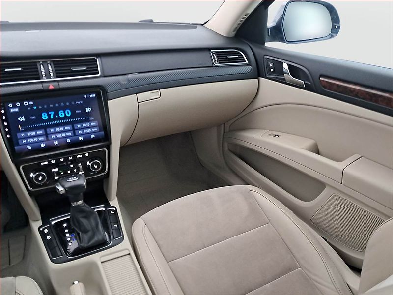 Škoda Superb (2011) Elegance 2.0 TDI, Automat - fotka 7 z 17