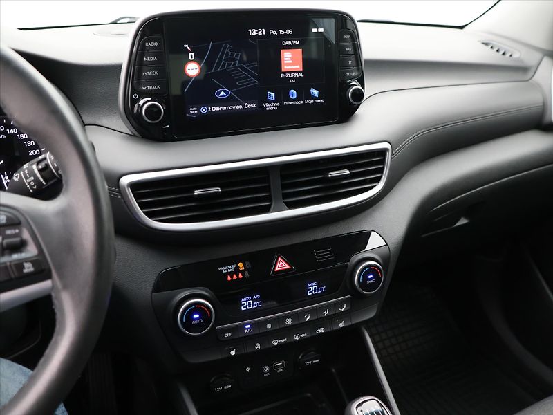 Hyundai Tucson 1,6 CRDI 100 kW CZ 1.Maj. - fotka 19 z 30
