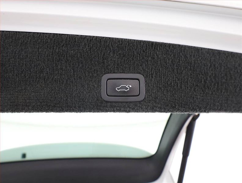 Volvo XC60 (2015) D5, 4X4, Automat, Serv.kniha - fotka 18 z 20