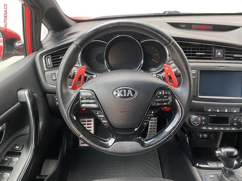 Kia Ceed (2017) 1.6 CRDi, ČR, AT, autoAC - fotka 11 z 18