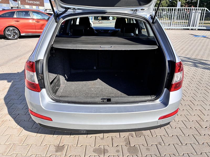 Škoda Octavia Kombi 1.6TDi 77kW 4x4 ELEGANCE - fotka 26 z 26