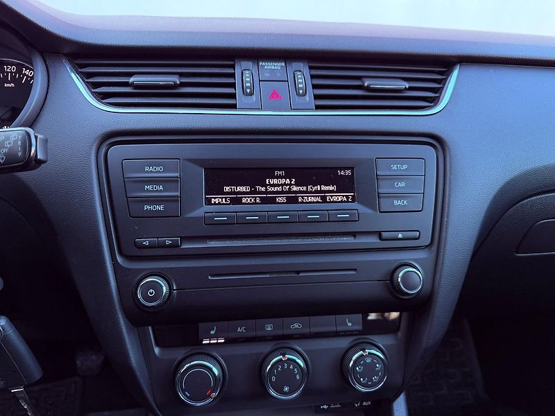 Škoda Octavia 1.6 TDi Ambition Fresh, ČR - fotka 18 z 23
