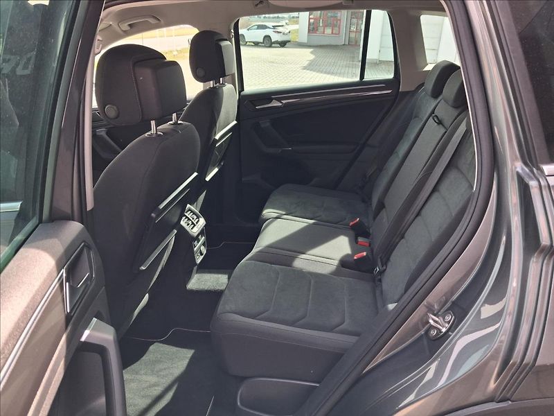 Volkswagen Tiguan 2,0 TSI DSG 4Motion Highline - fotka 12 z 20