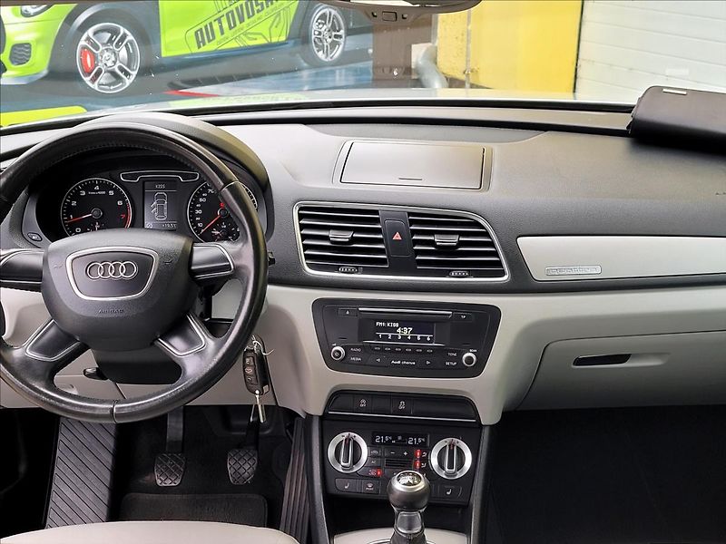 Audi Q3 2,0 TFSi Quattro SERV.KNÍŽKA - fotka 36 z 47