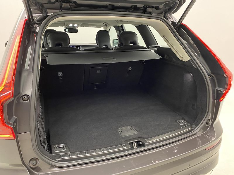 Volvo XC60 B4 CORE AUT CZ - fotka 6 z 45