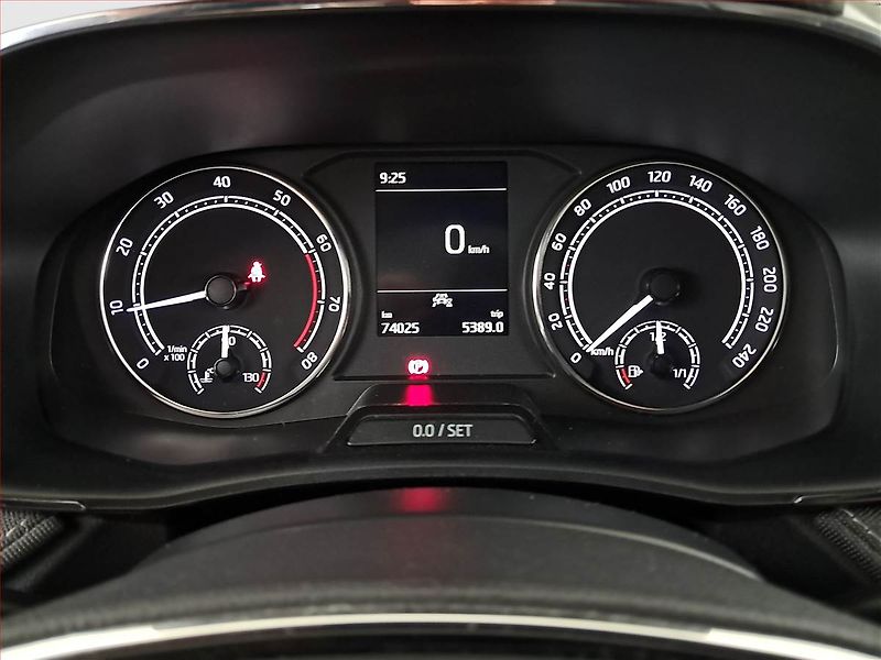 Škoda Fabia (2023) 1.0 TSI, ČR,1.maj, Tempomat - fotka 11 z 23