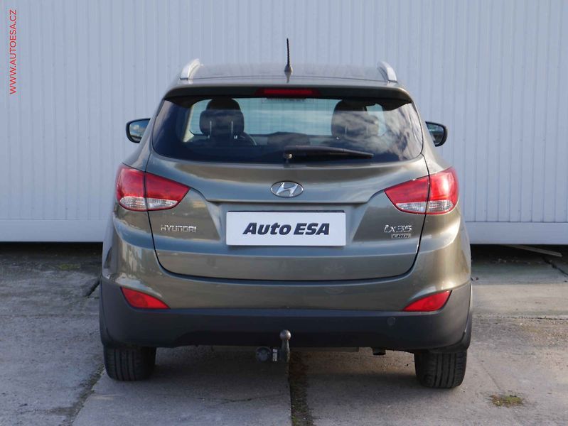 Hyundai ix35 (2012) 2.0CRDi, ČR, AC, tažné - fotka 5 z 16