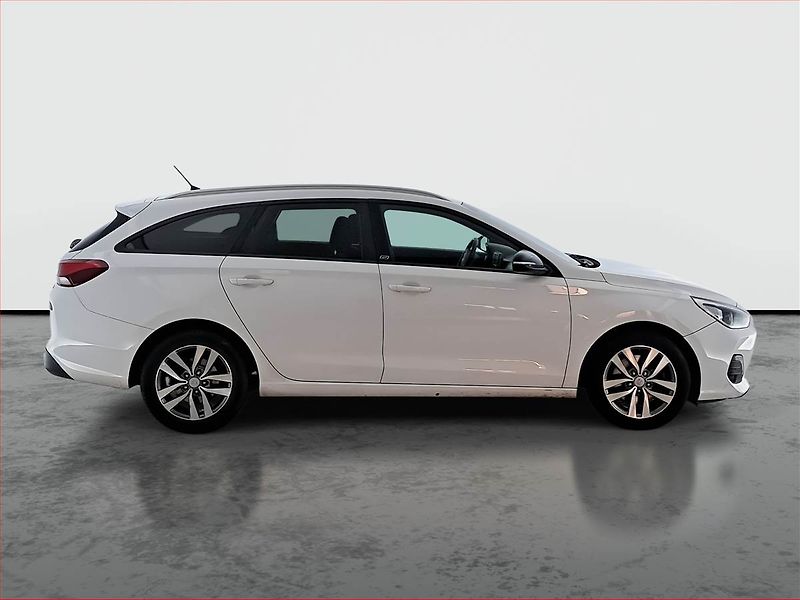 Hyundai i30 (2018) Trikolor 1.0 T-GDI, Serv.kniha - fotka 6 z 18