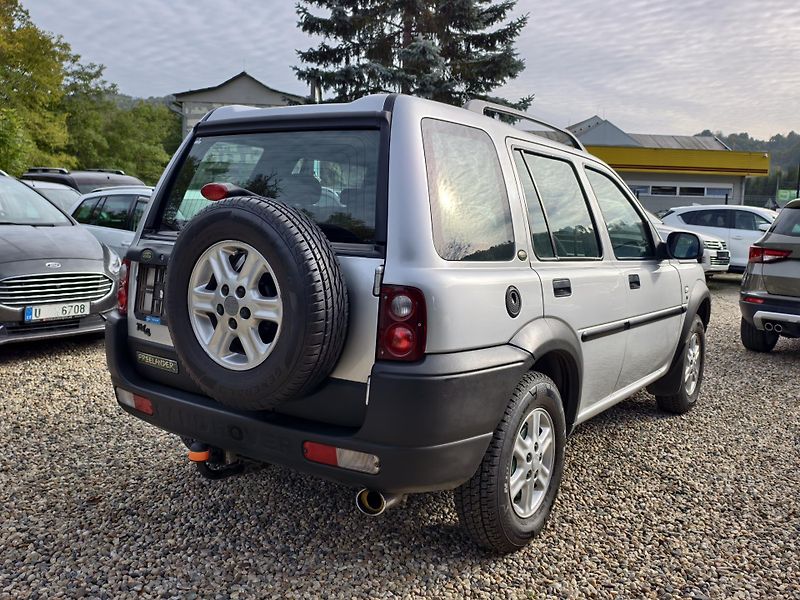 Land Rover Freelander 2.0 TD4 82 kW 4x4 - fotka 18 z 18