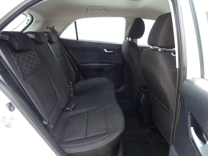 Kia Rio (2019) 1.2i,61kW,1majČR,S.kn,navi - fotka 18 z 24