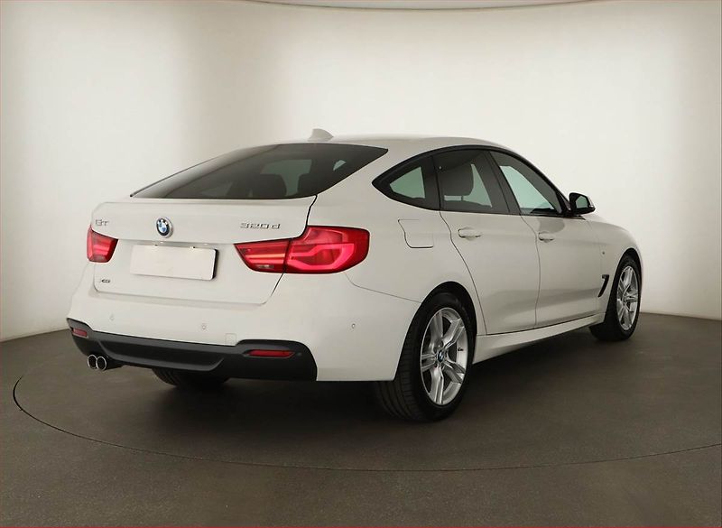BMW Řada 3 (2016) 320d GT, 4X4, Automat - fotka 5 z 18