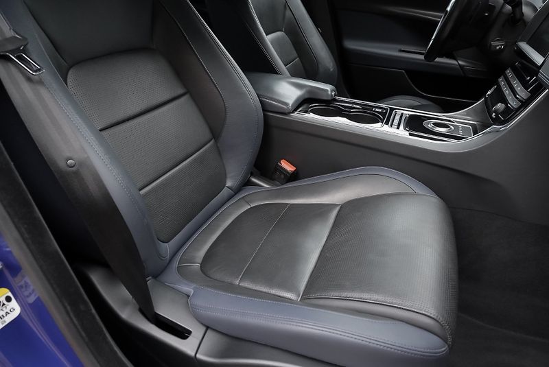Jaguar XE S SUPERCHARGED DPH - fotka 32 z 33