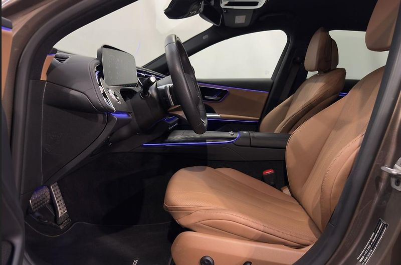 Mercedes-Benz Třídy E 300 e AMG Ambient - fotka 9 z 24