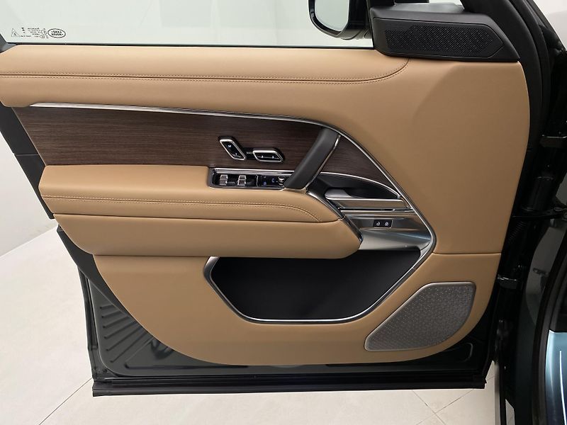 Land Rover Range Rover P530 AUTOBIOGRAPHY SWB - fotka 6 z 94