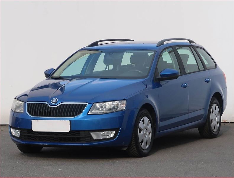 Škoda Octavia (2014) Ambition 1.6 TDI, Tempomat - fotka 2 z 16
